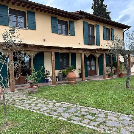 Апартаменты Holiday House Cuordinatura Монтополи-ин-Валь-д'Арно Экстерьер фото
