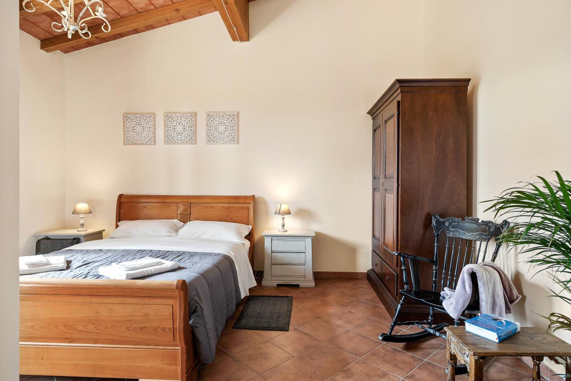 Апартаменты Holiday House Cuordinatura Монтополи-ин-Валь-д'Арно Экстерьер фото