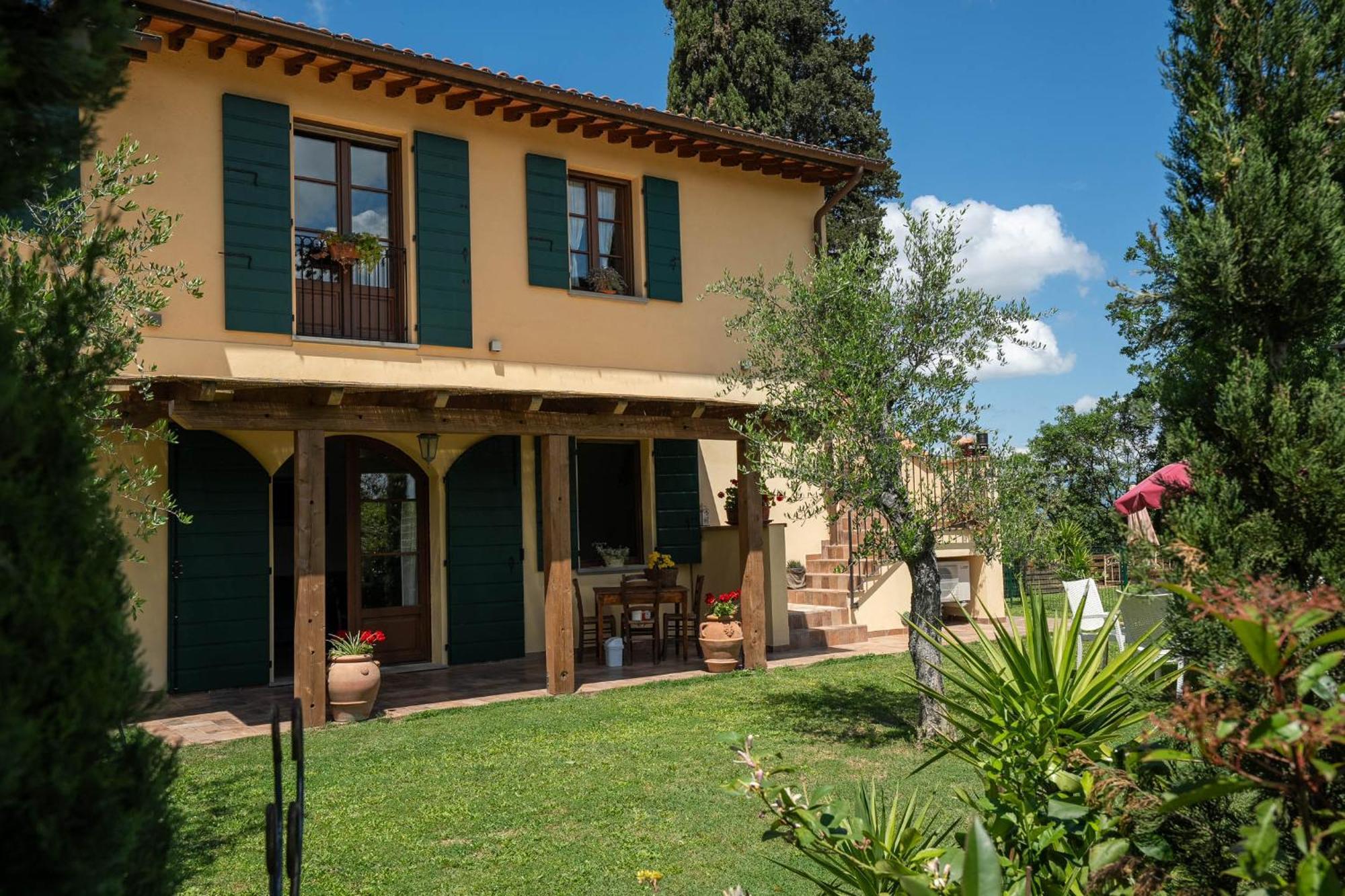 Апартаменты Holiday House Cuordinatura Монтополи-ин-Валь-д'Арно Экстерьер фото