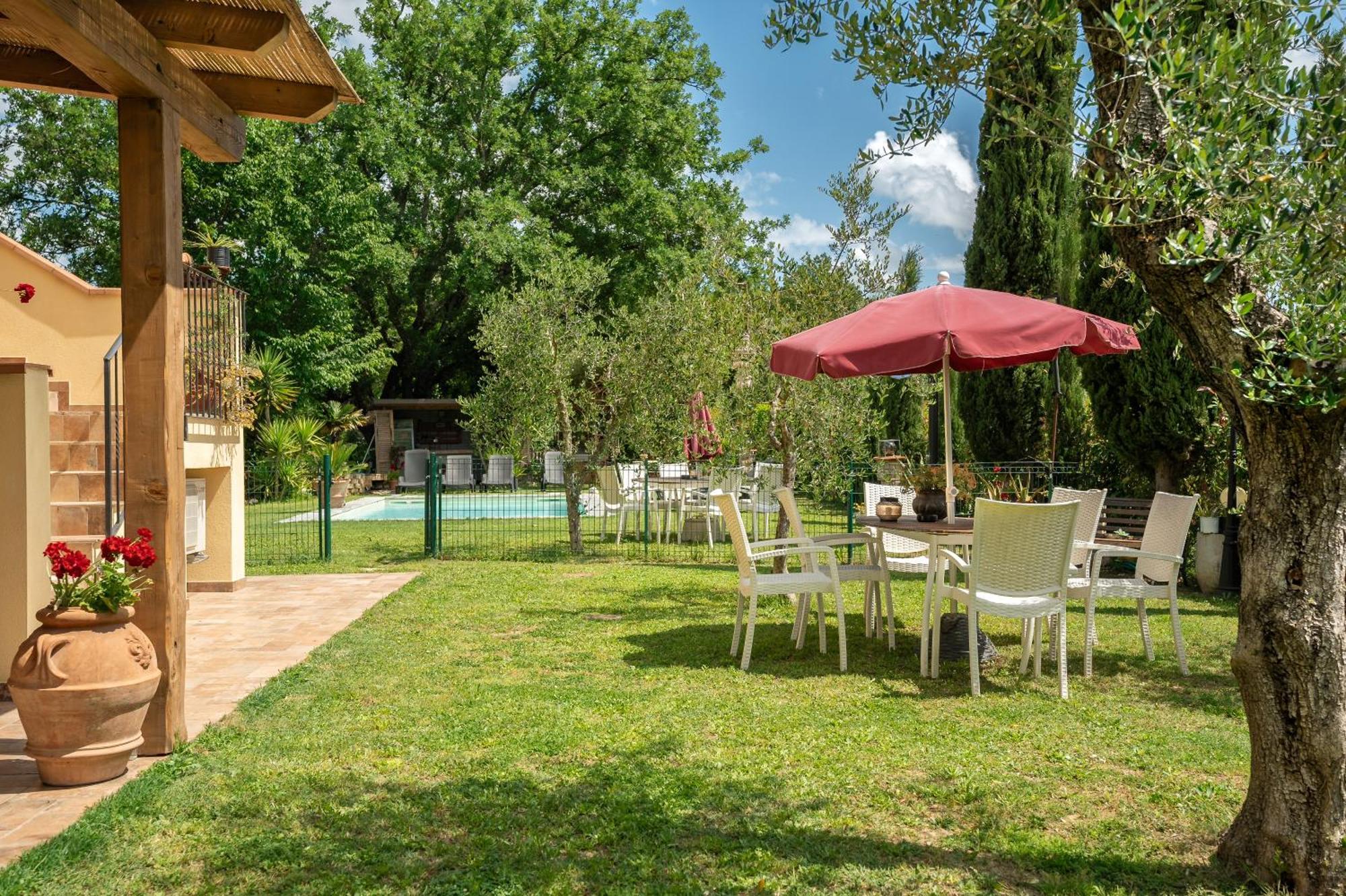 Апартаменты Holiday House Cuordinatura Монтополи-ин-Валь-д'Арно Экстерьер фото