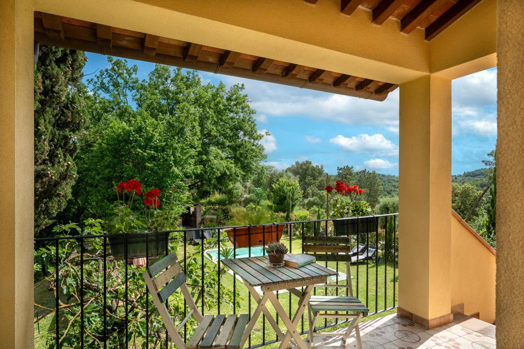 Апартаменты Holiday House Cuordinatura Монтополи-ин-Валь-д'Арно Экстерьер фото